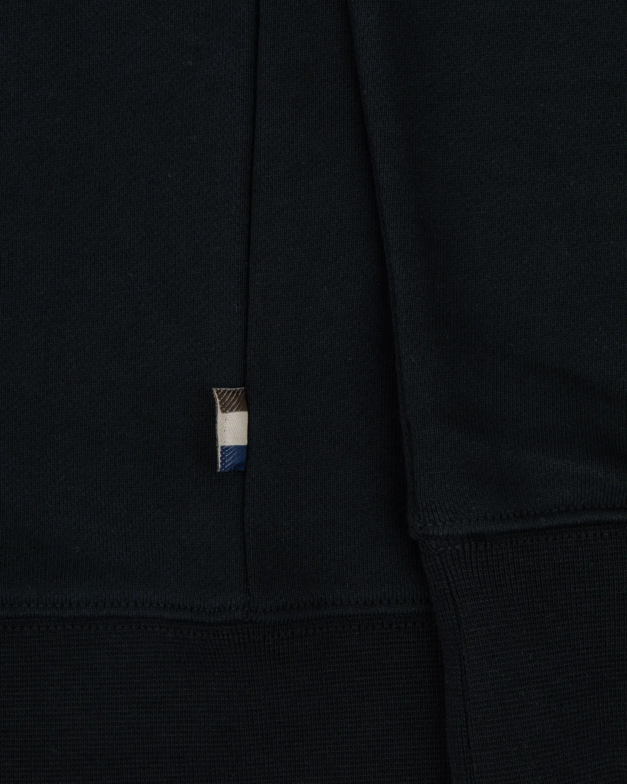Aquascutum Badge duks crni
