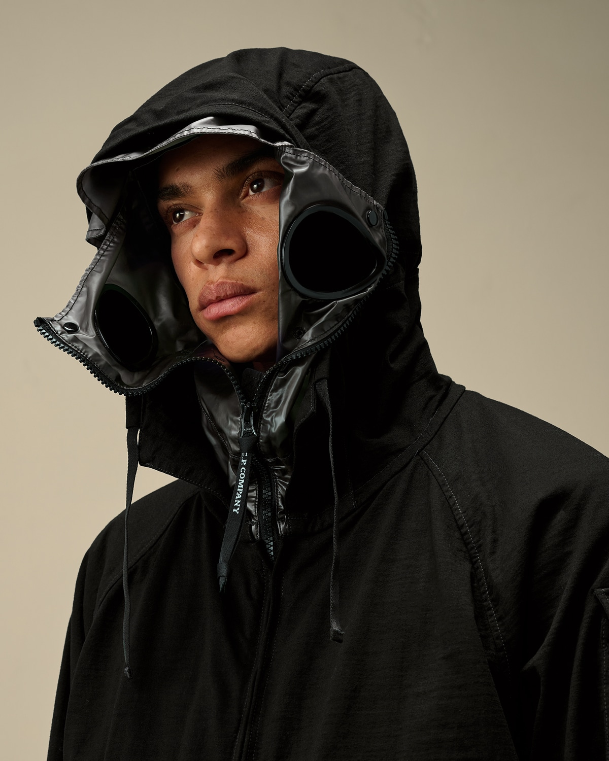 CP Company KNJ Explorer Goggle jakna crna