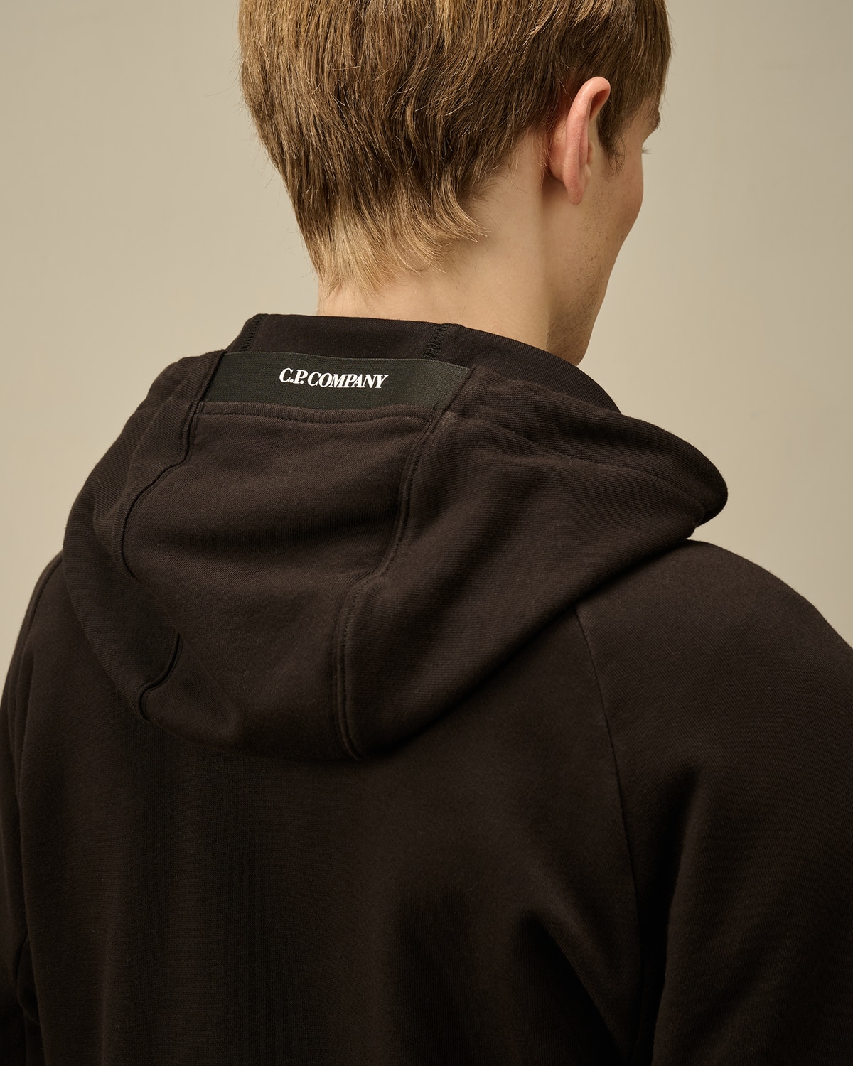 CP Company Raised lens duks crni